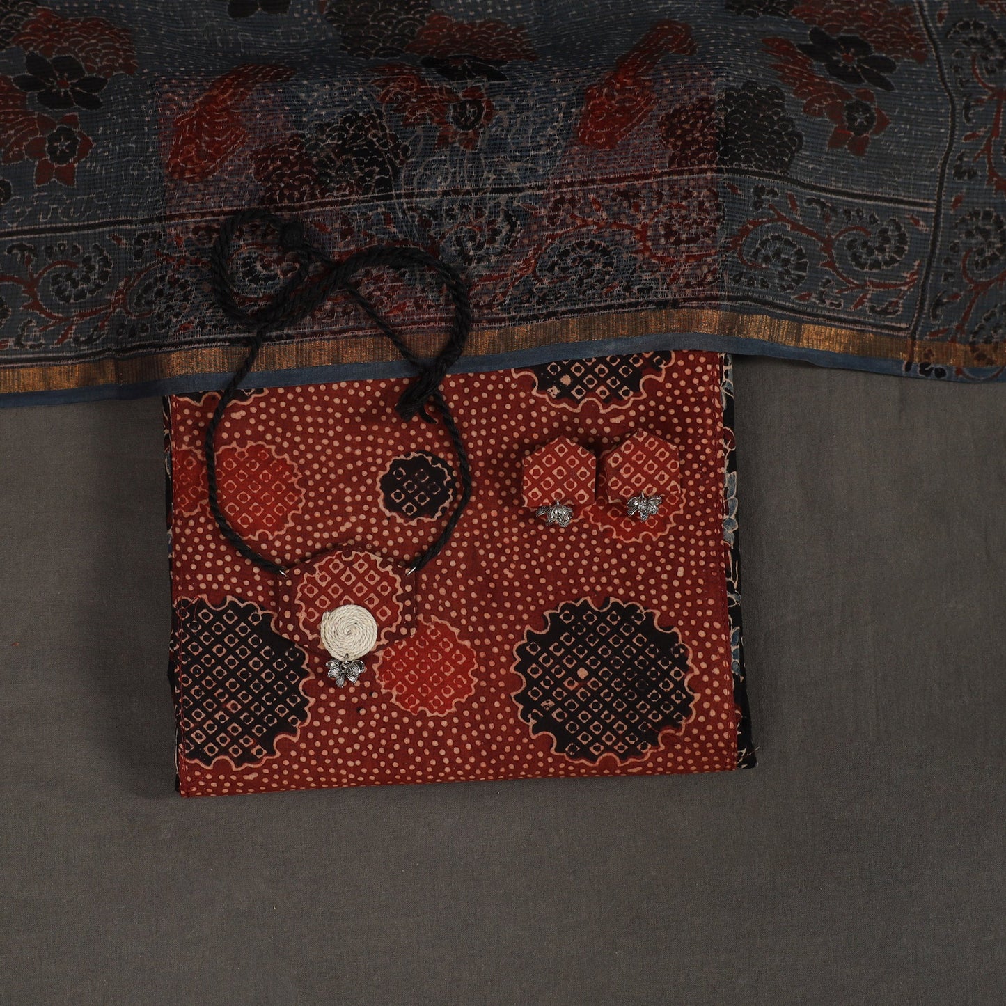 Black - 2pc unstitched dress material with jewellery set 15