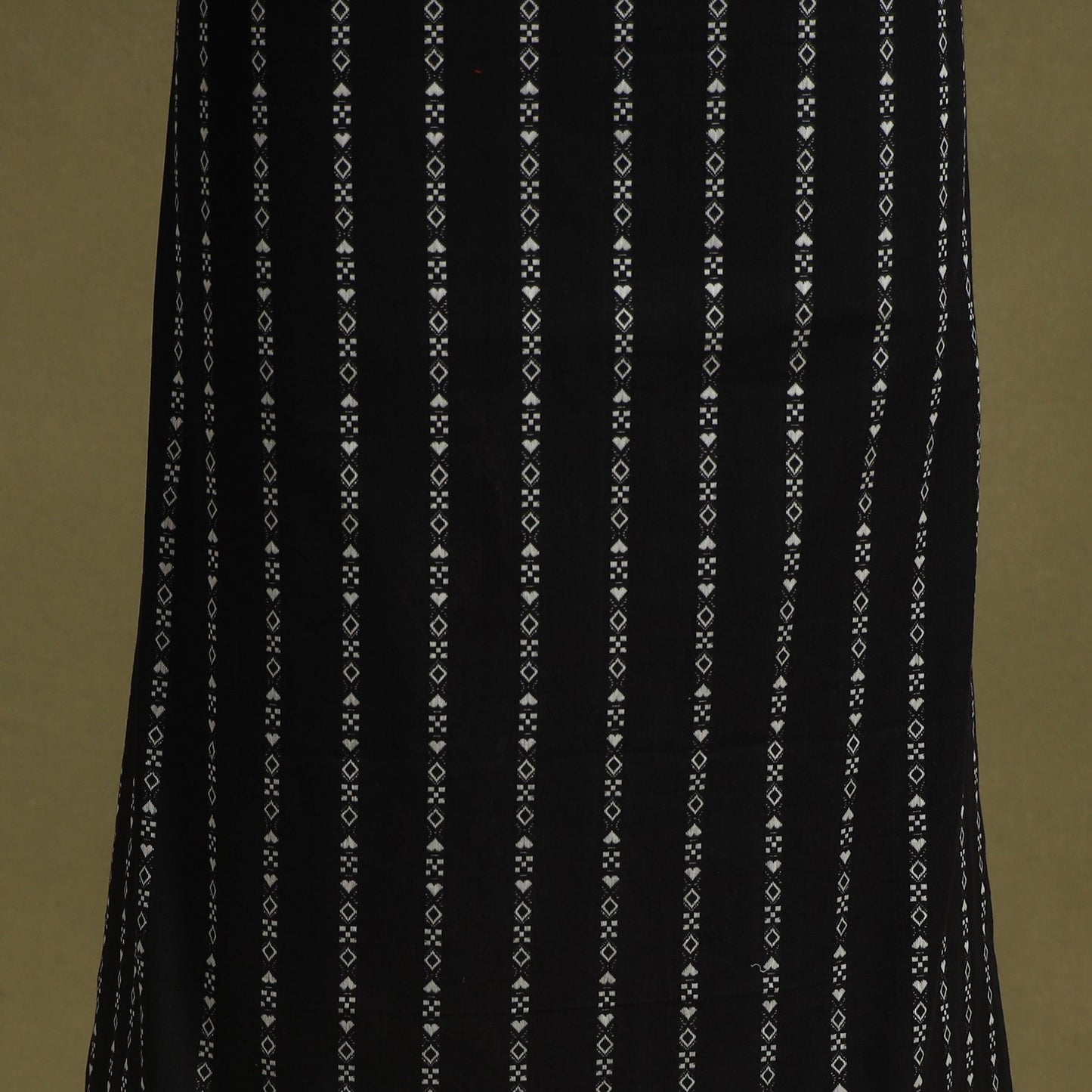 Black 2pc Unstitched Jacquard Dress Material with Jewellery Set