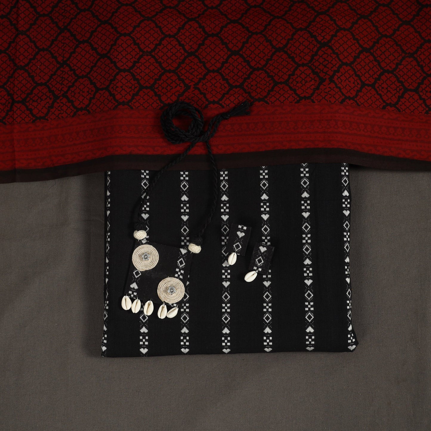 Black 2pc Unstitched Jacquard Dress Material with Jewellery Set