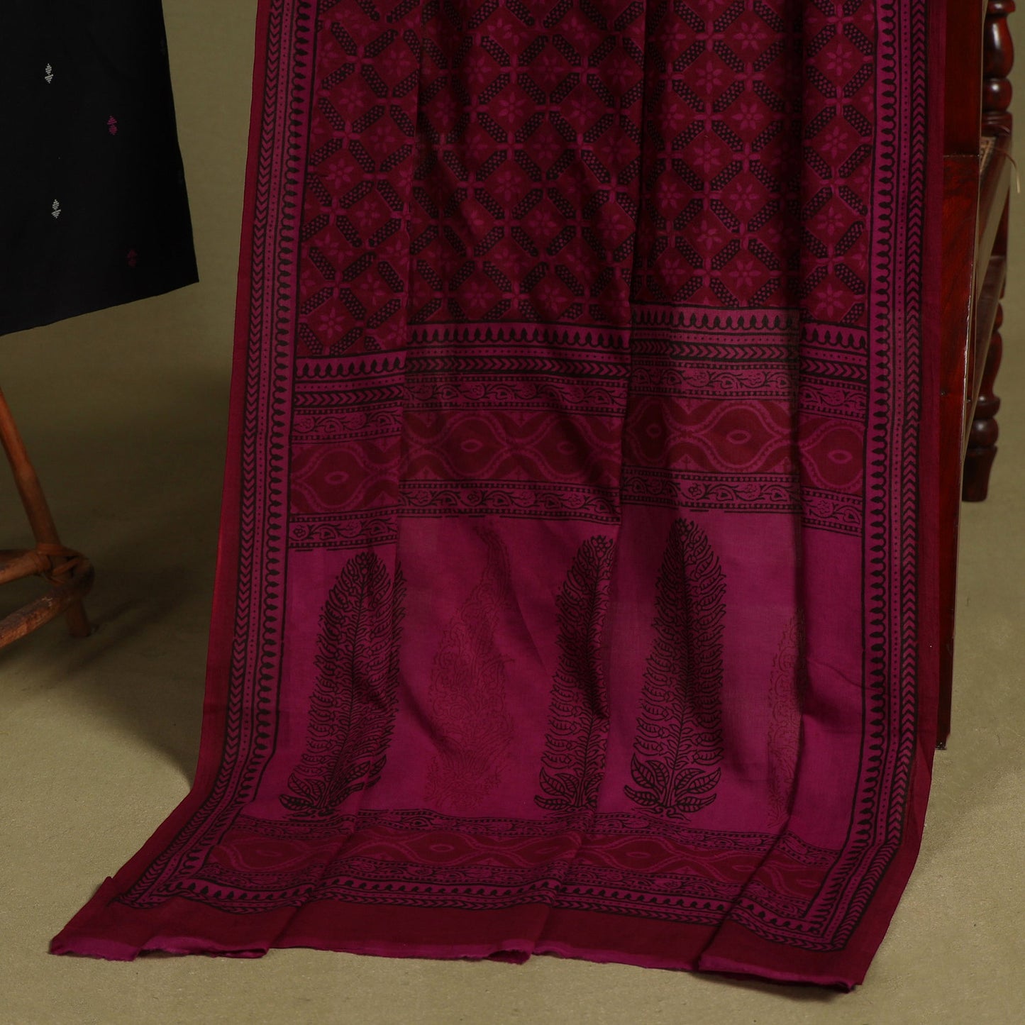 Black 2pc Unstitched Jacquard Dress Material with Jewellery Set