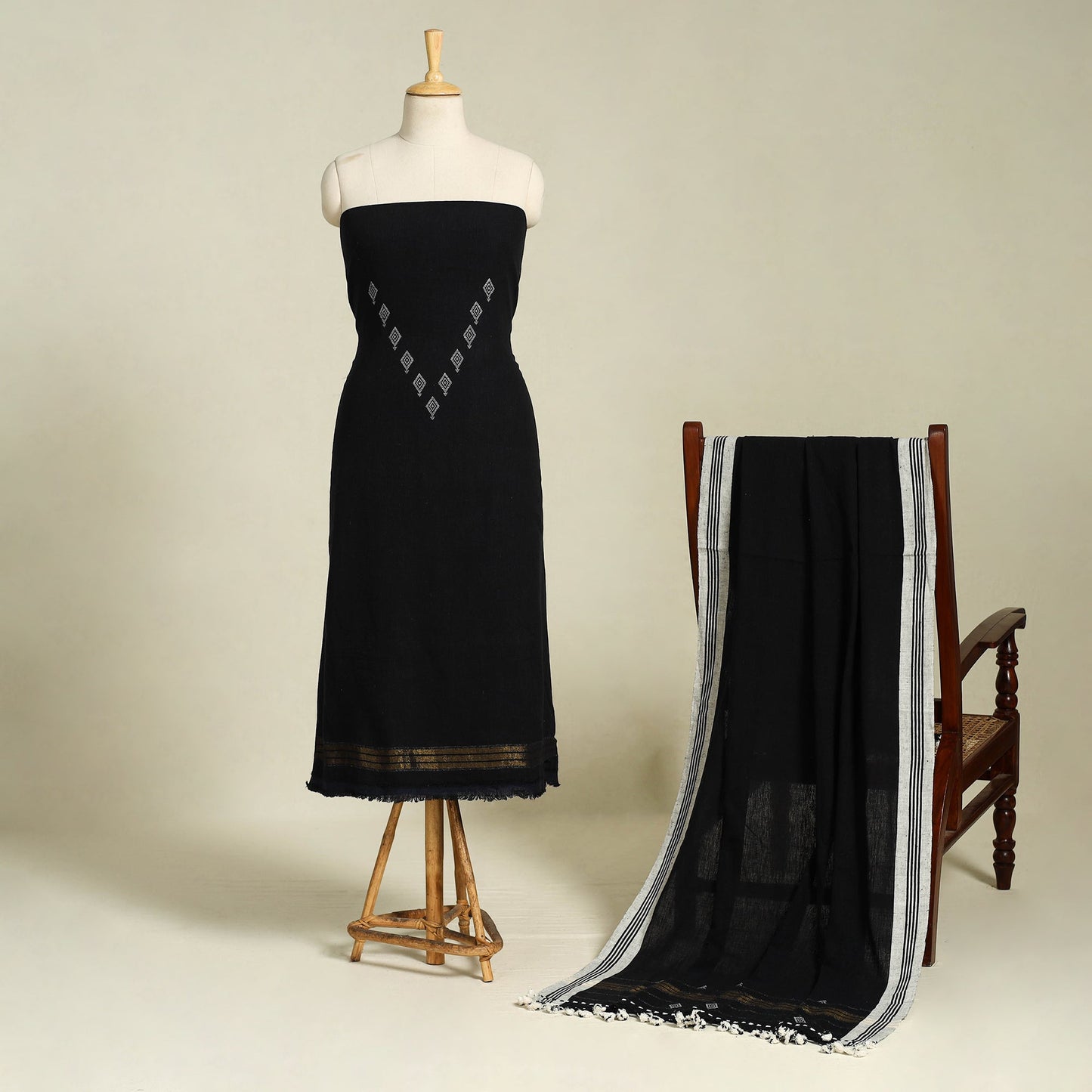 Buy Black 3pc Kutch Handloom Organic Kala Cotton Dress Material