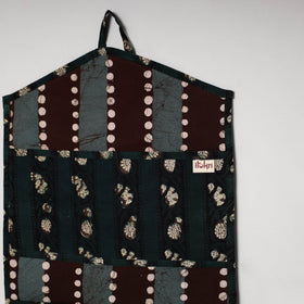 Black - 4 pockets handcrafted cotton wall hanging letter