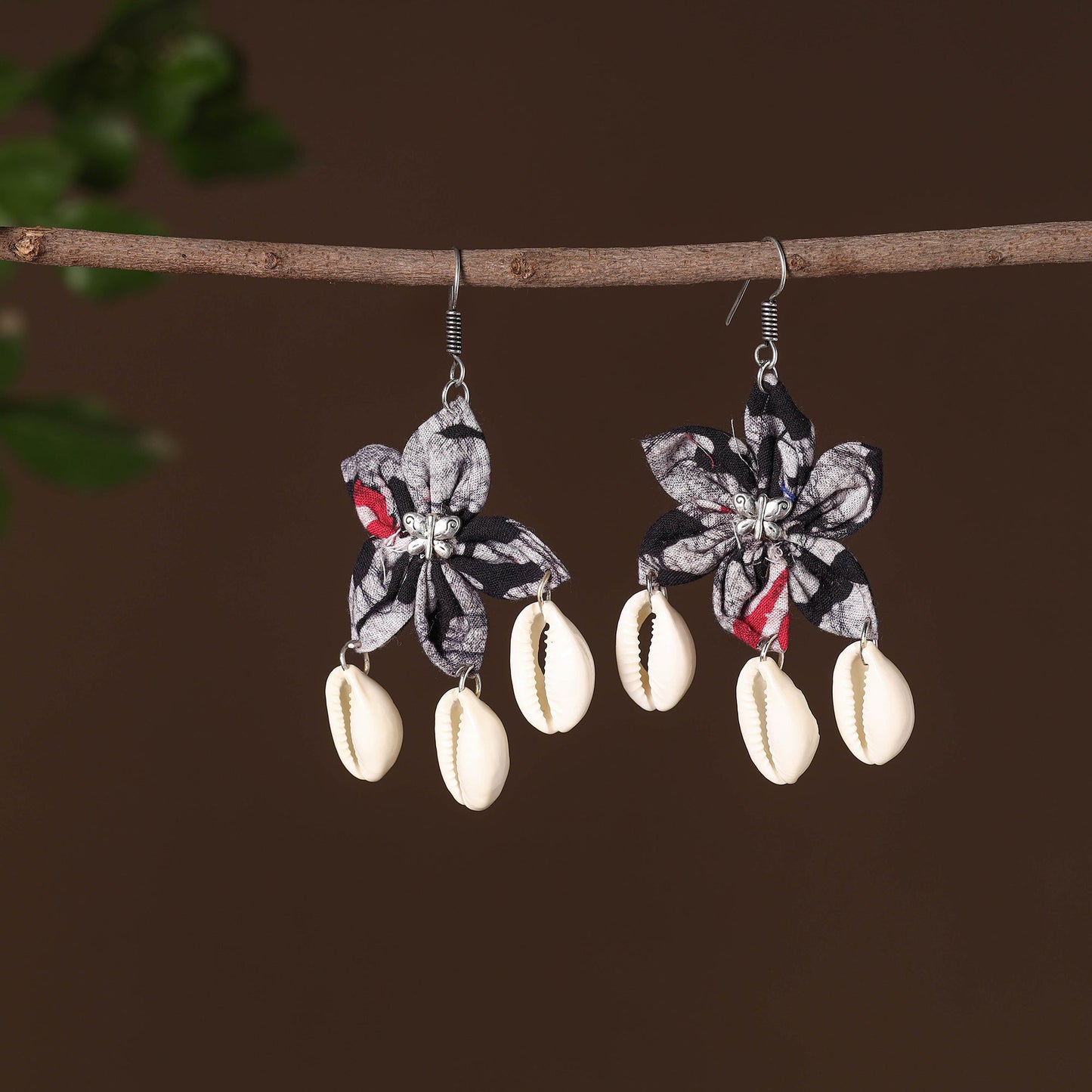Black - anisa fabart phool kali shell earrings - handcrafted