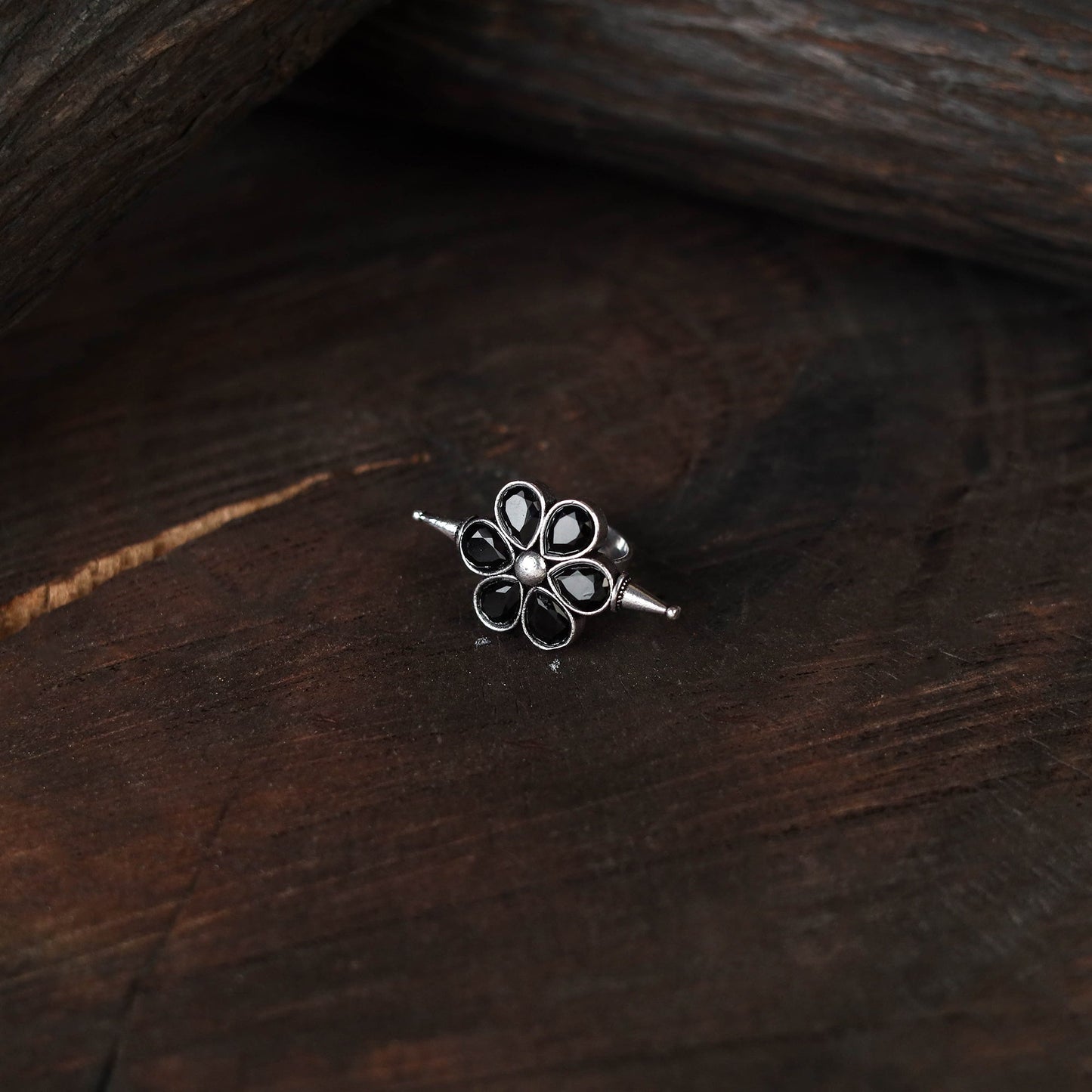 Black - antique silver finish oxidised stone work ring 43