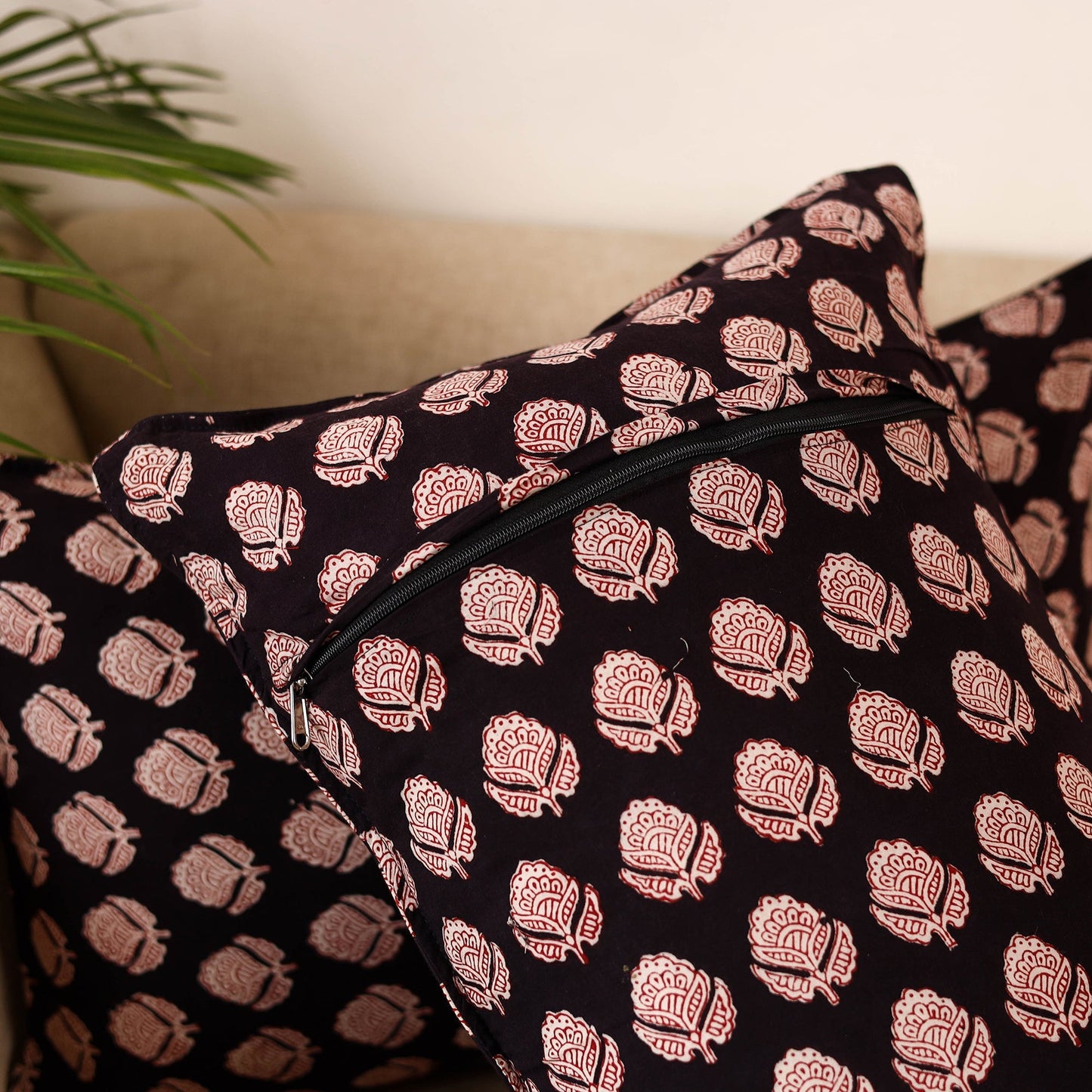 Bagh hand pillow cover (set of 2) 02 - handcrafted