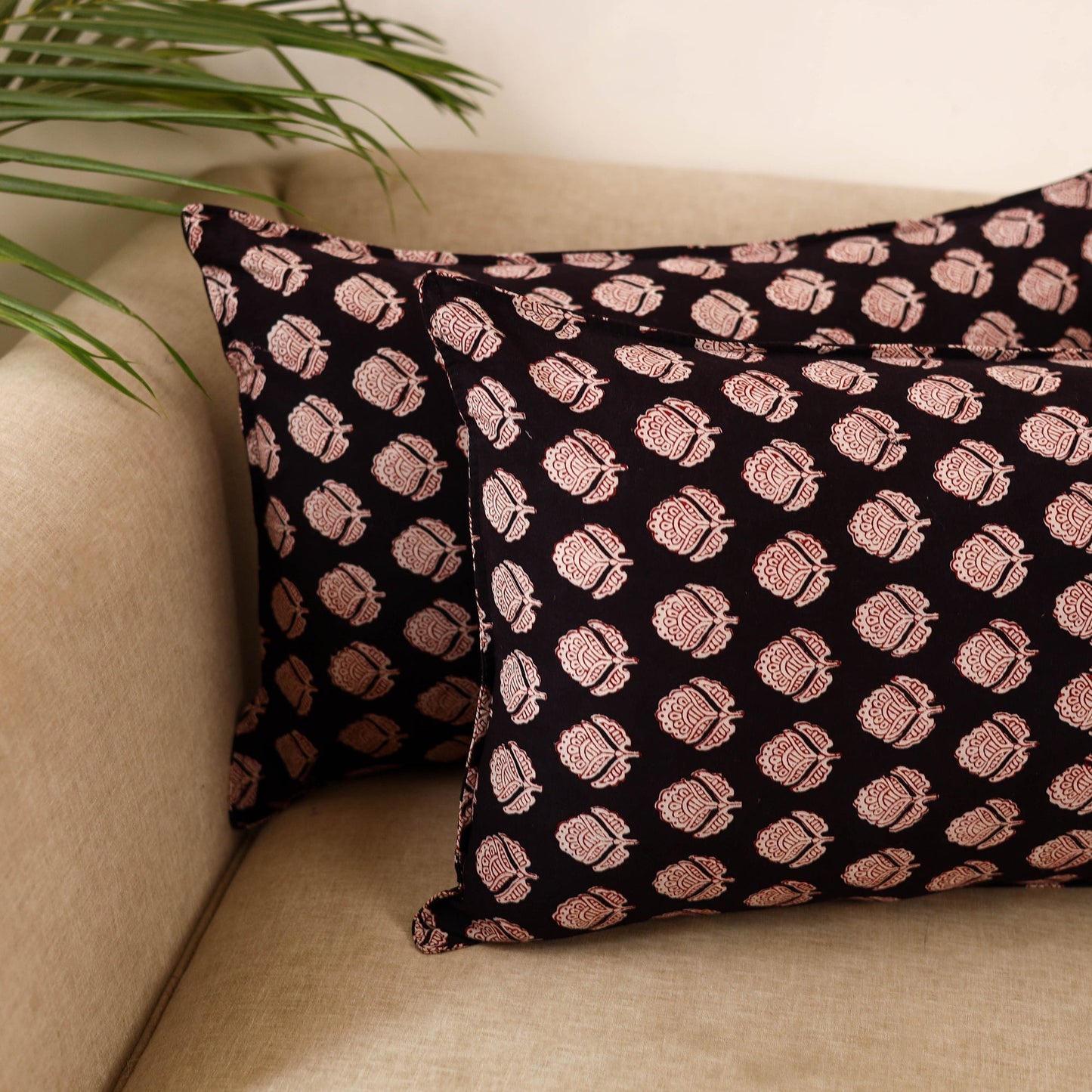 Bagh hand pillow cover (set of 2) 02 - handcrafted