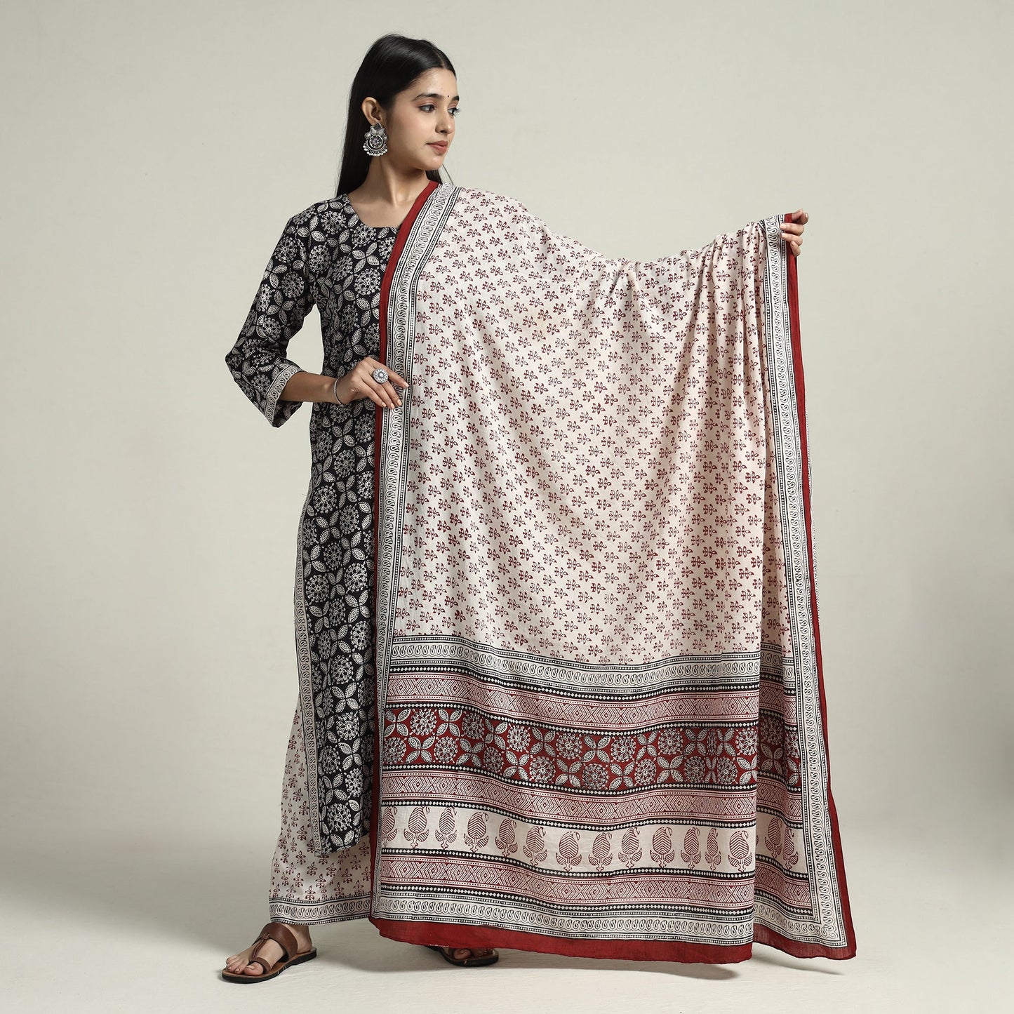 Buy Bagh Block Printed Cotton Kurta with Palazzo & Dupatta Set 04 Online at iTokri.com