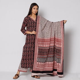 Buy Bagh Block Printing Cotton Kurta with Palazzo & Dupatta Set Online l iTokri.com