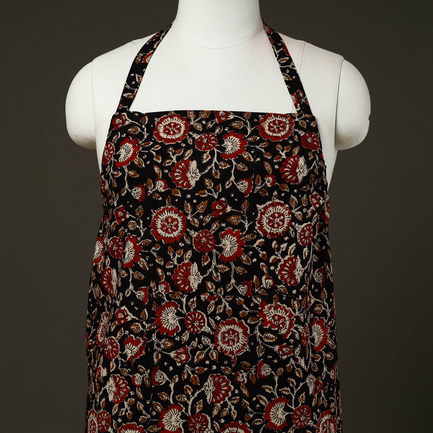 Black - bagru cotton apron with pocket 13 - handcrafted