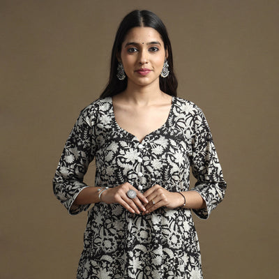 Buy Bagru Hand Block Printed Cotton A-Line Kurta Online at iTokri.com