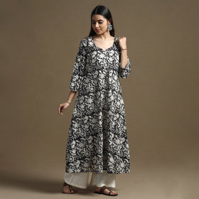 Buy Bagru Hand Block Printed Cotton A-Line Kurta Online at iTokri.com