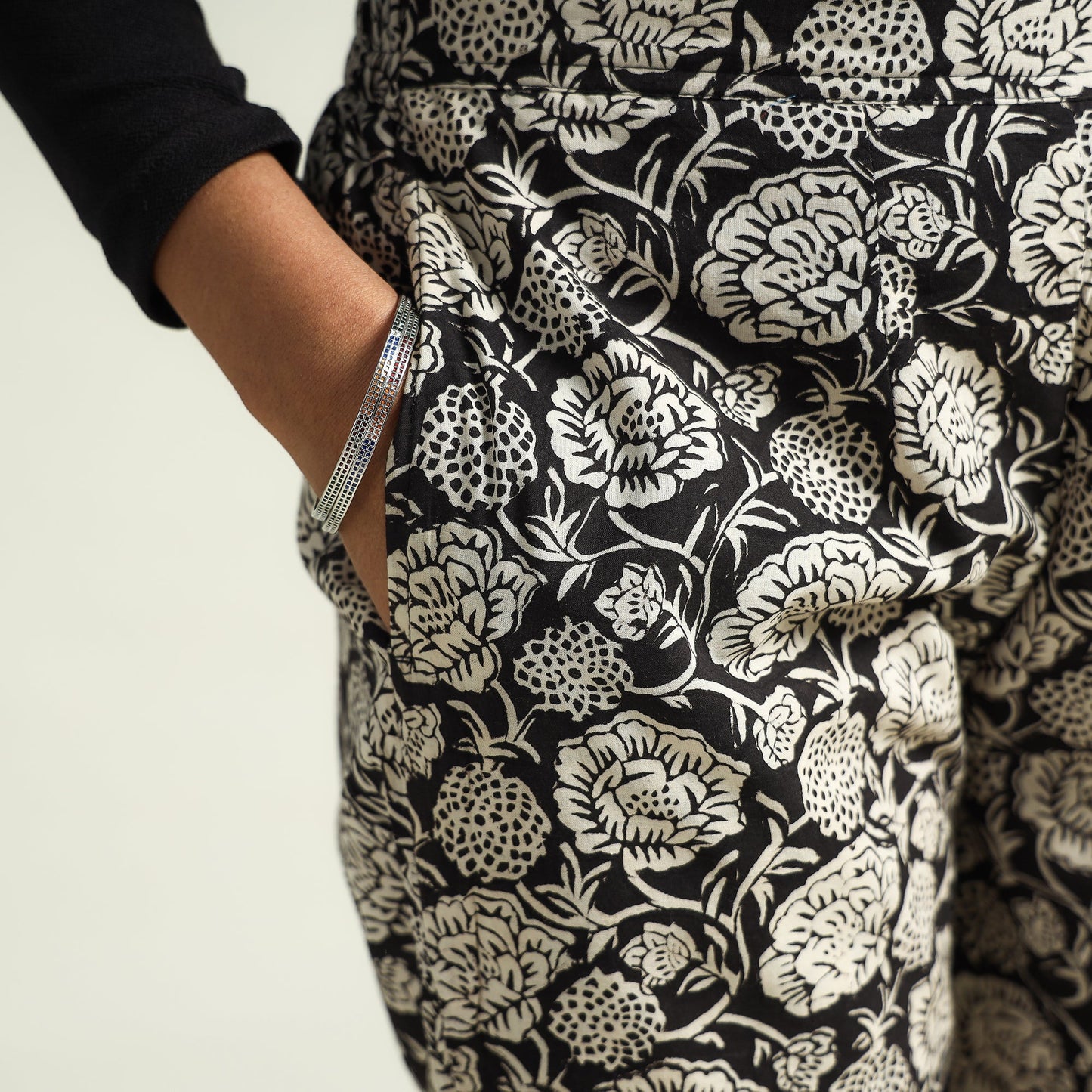 Buy Bagru Block Printed Cotton Tapered Pant Online at iTokri.com