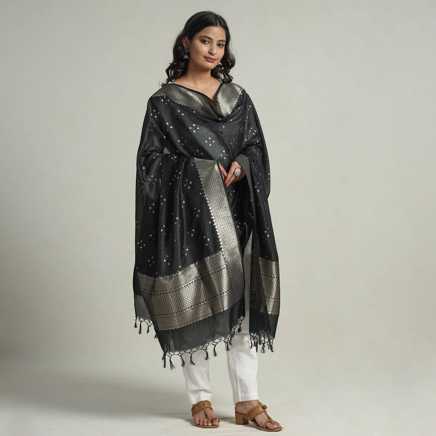 Buy Banarasi Semi Silk Zari Jaal Dupatta with Tassels 22 Online l iTokri.com
