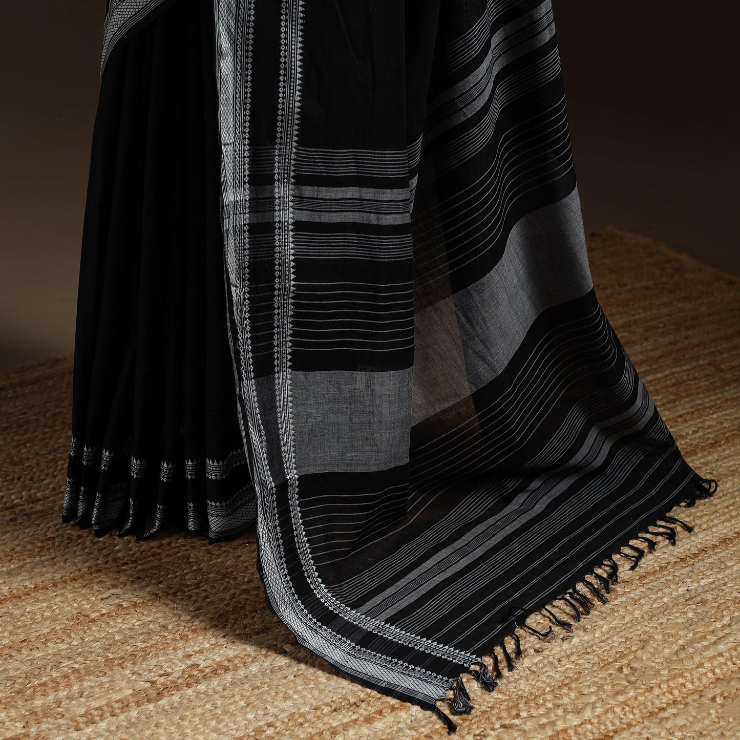 Black - bengal handwoven cotton begumpuri saree 12