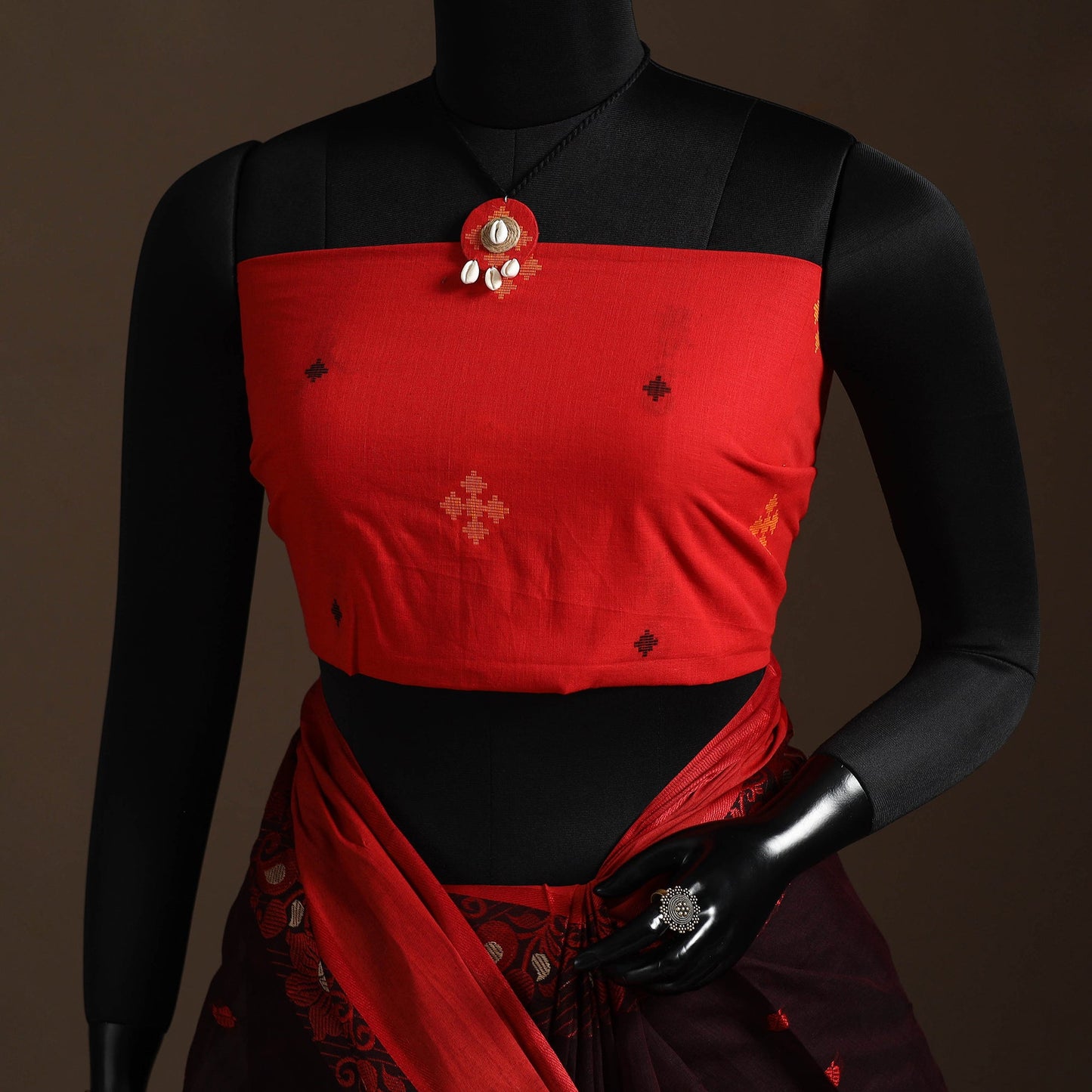 Black Bengali Tant Saree with Matching Jewellery & Blouse