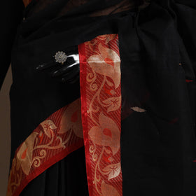 Black Bengali Tant Saree with Matching Jewellery & Blouse