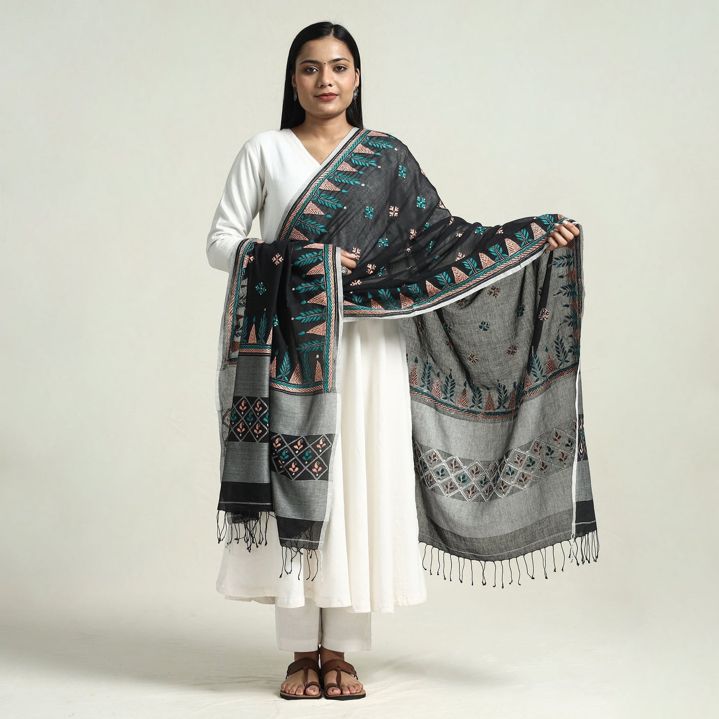 kantha embroidery dupatta