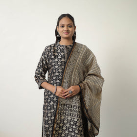 Buy Black Chanderi Silk Hand Block Bagru Print Kurta Set
