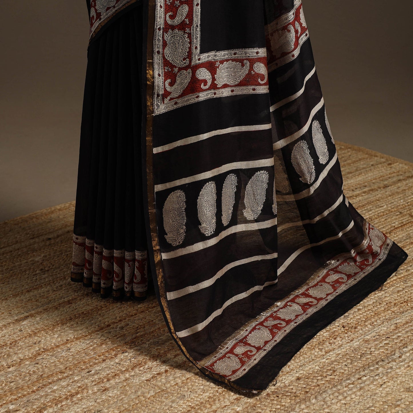 Chanderi silk hand bagru saree with zari border 11