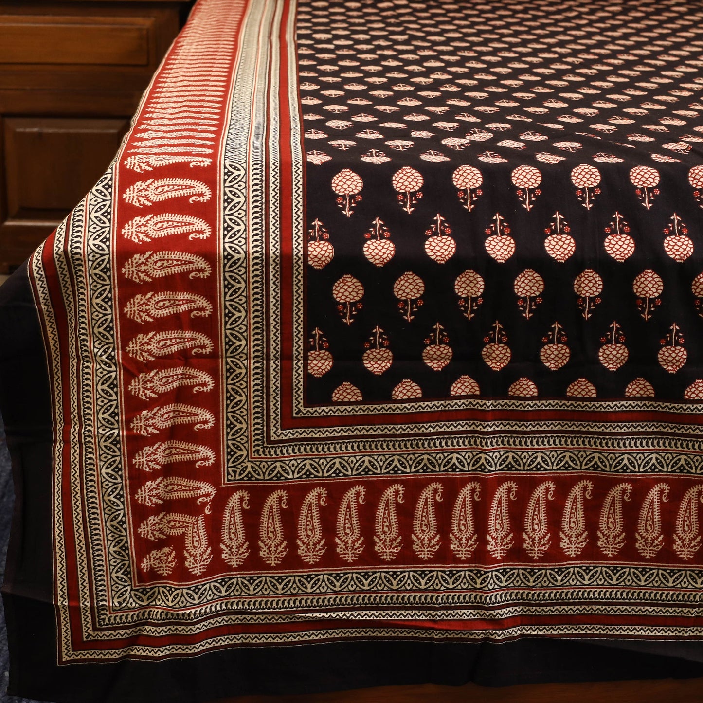 Black - cotton double bagru bed sheet set (108 x 90 in) 02