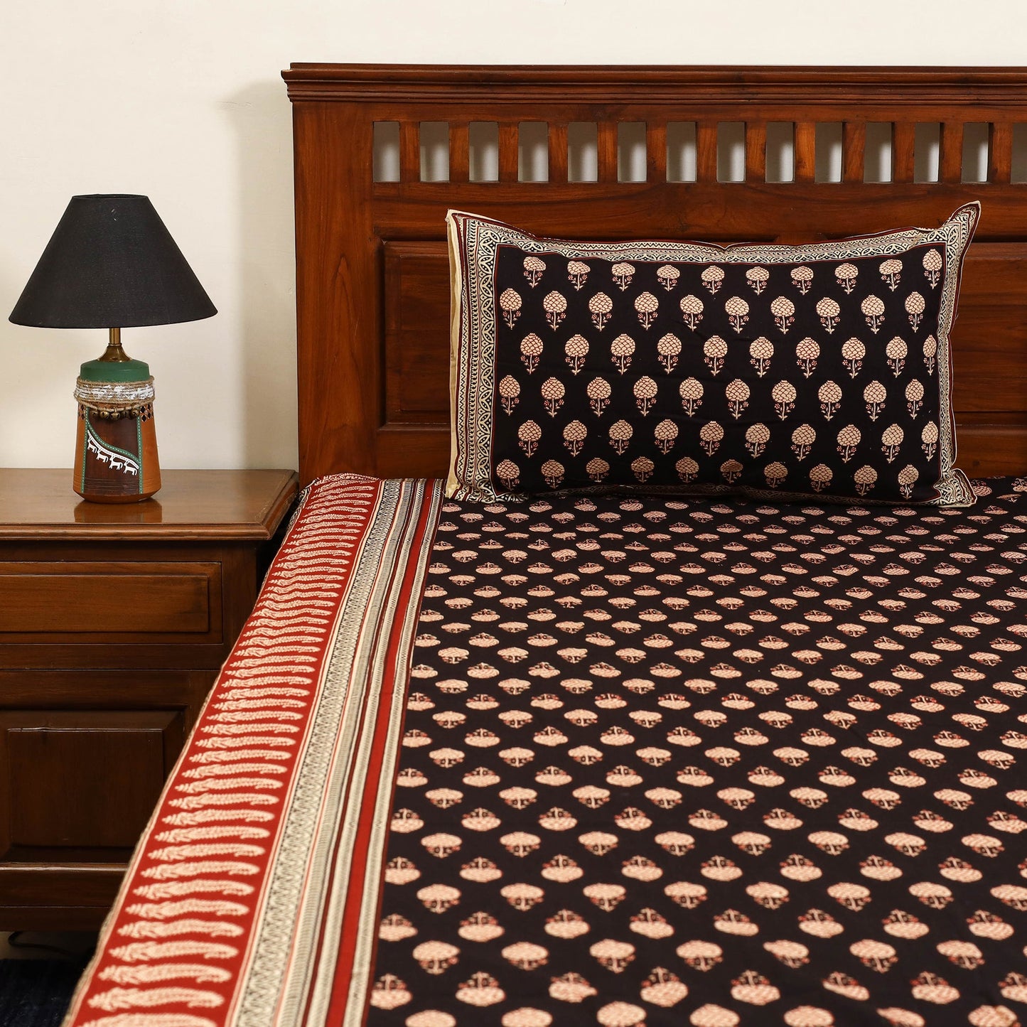 Black - cotton double bagru bed sheet set (108 x 90 in) 02