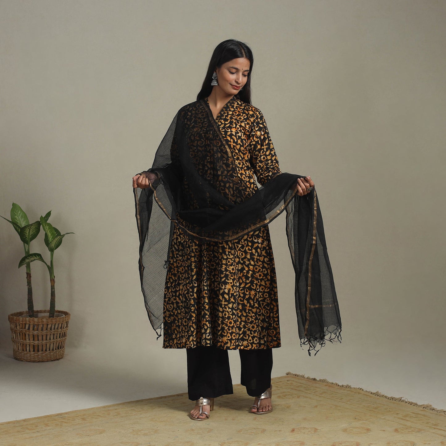 Black Cotton Hand Batik Print Kurta Set (Set of 3)