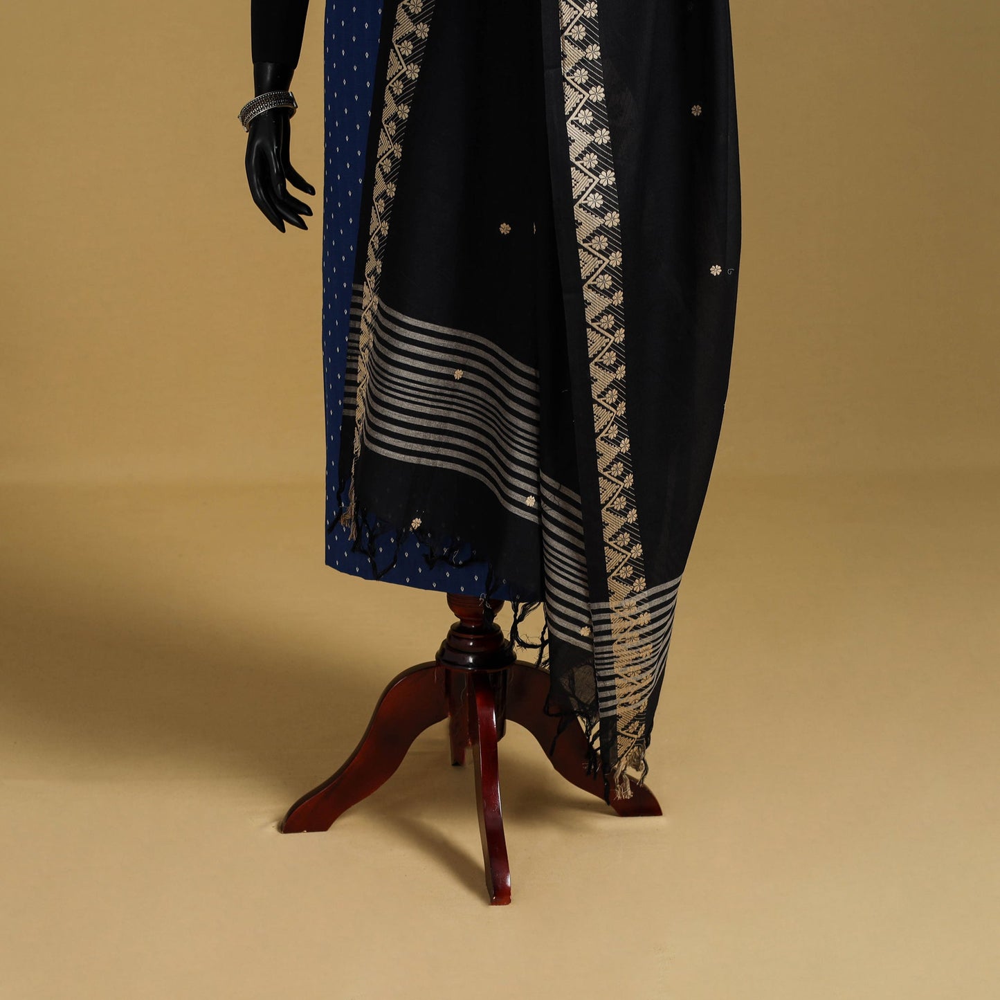 Black - cotton jacquard dupatta with thread border 19