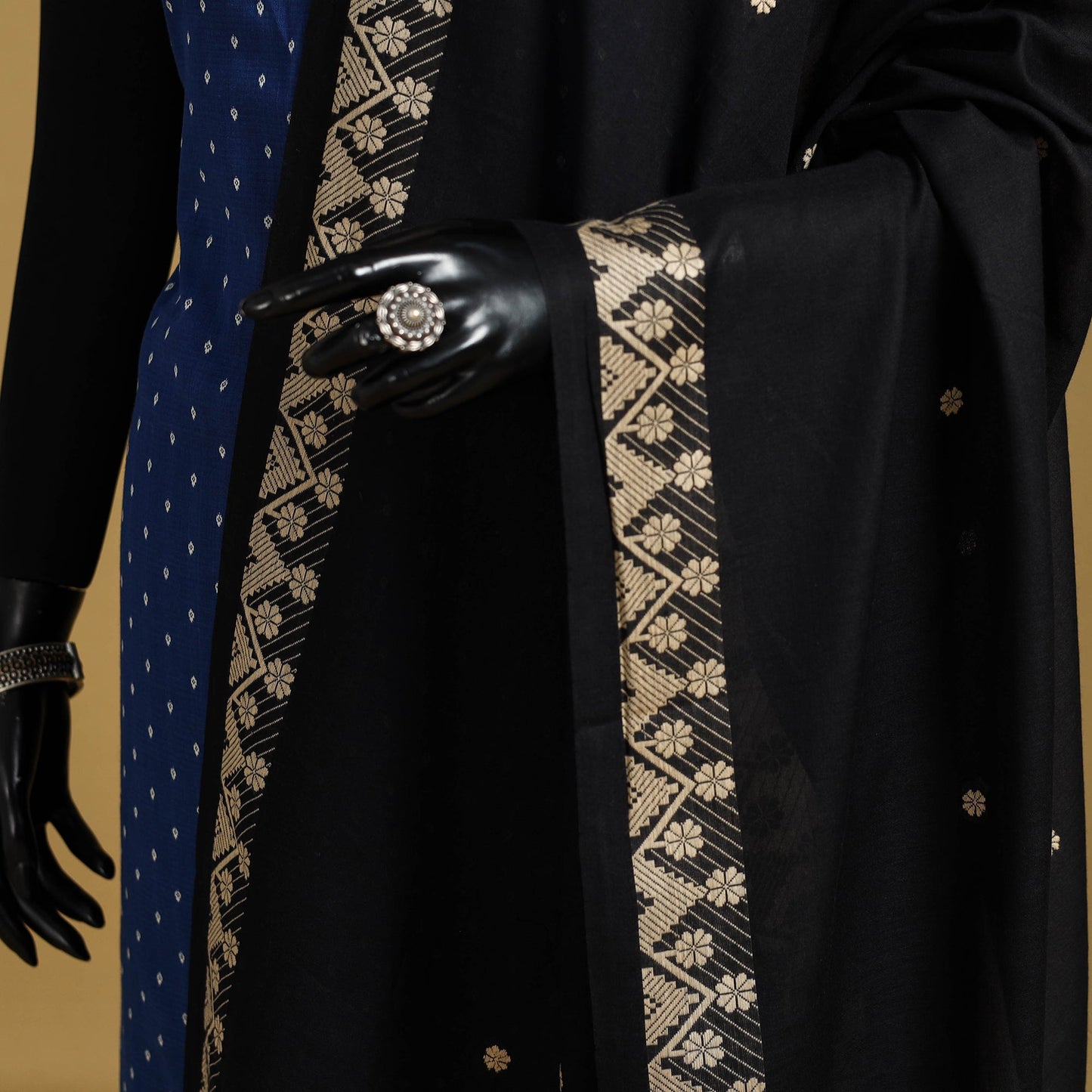Black - cotton jacquard dupatta with thread border 19