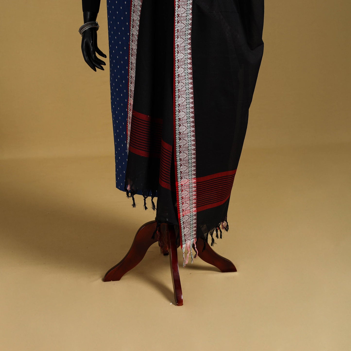 Black - cotton jacquard dupatta with thread border 25