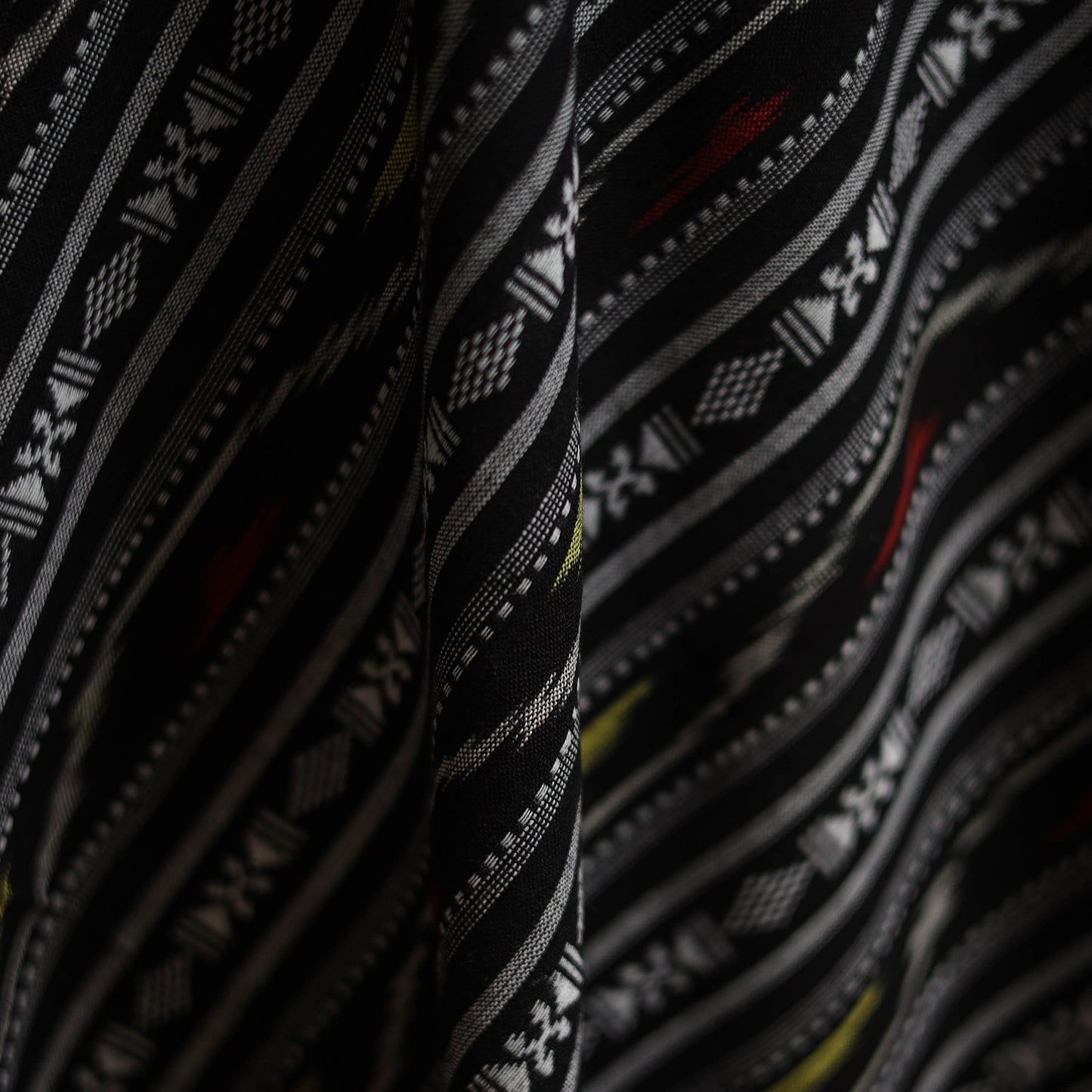 Black - cotton pochampally dabi ikat fabric 01 - handcrafted