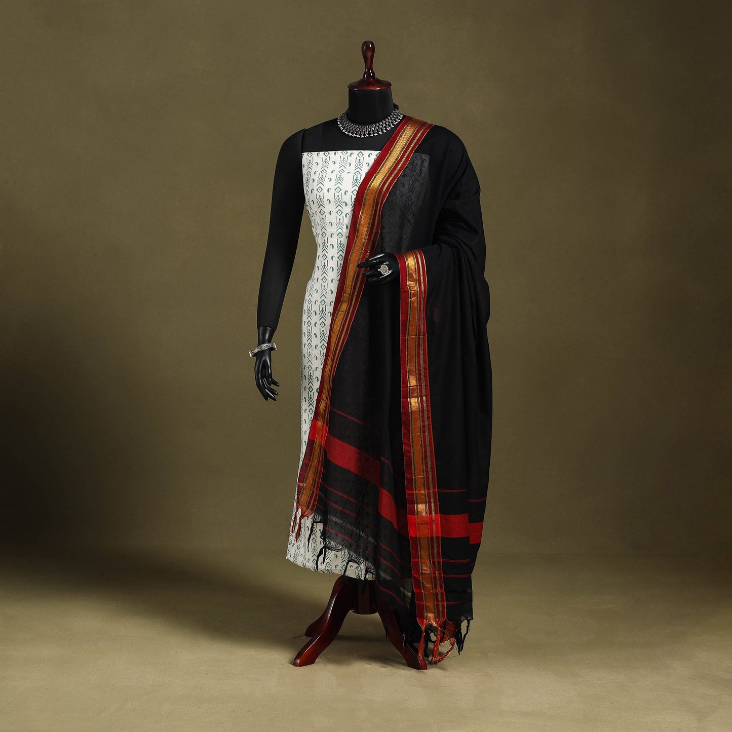 Black - dharwad cotton dupatta with zari border 06