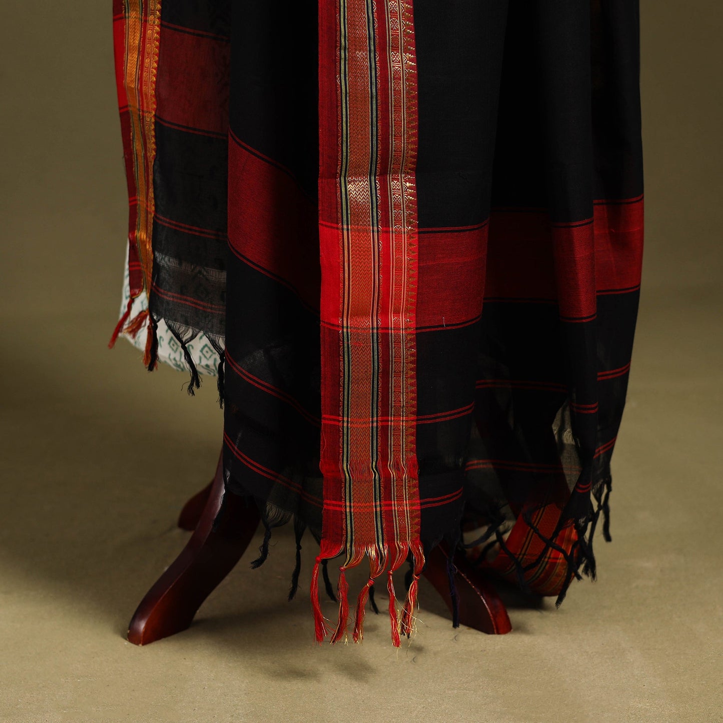 Black - dharwad cotton dupatta with zari border 12