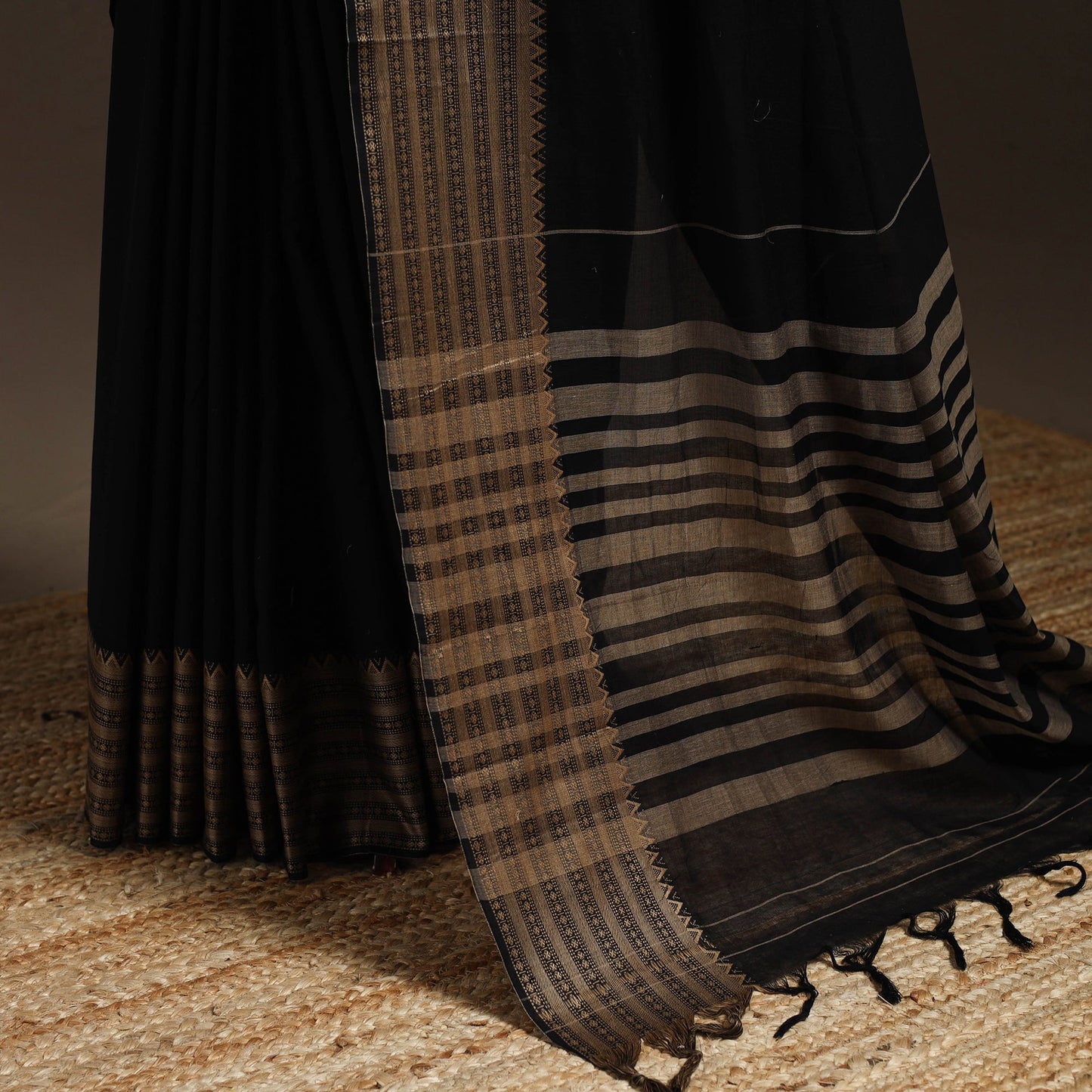 Dharwad cotton saree with border 04 - handcrafted