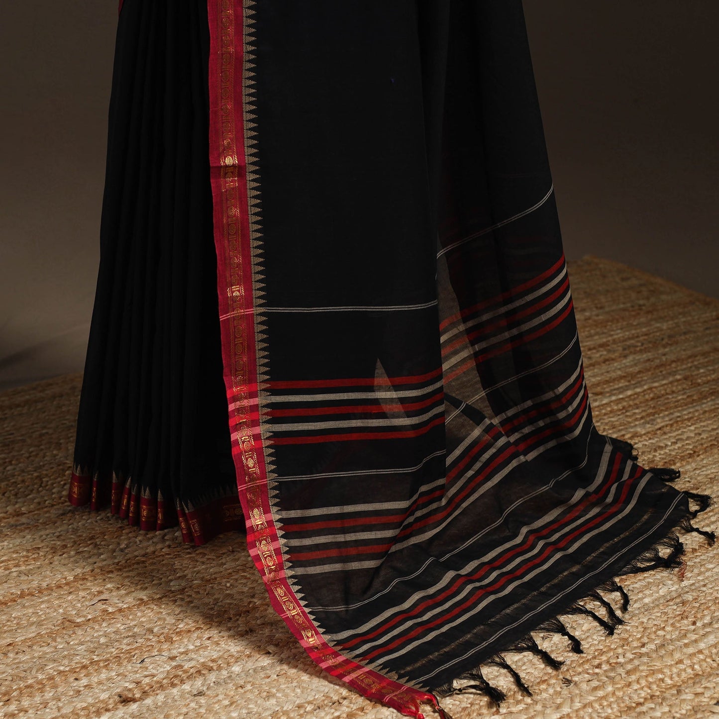 Dharwad cotton saree with border 16 - handcrafted