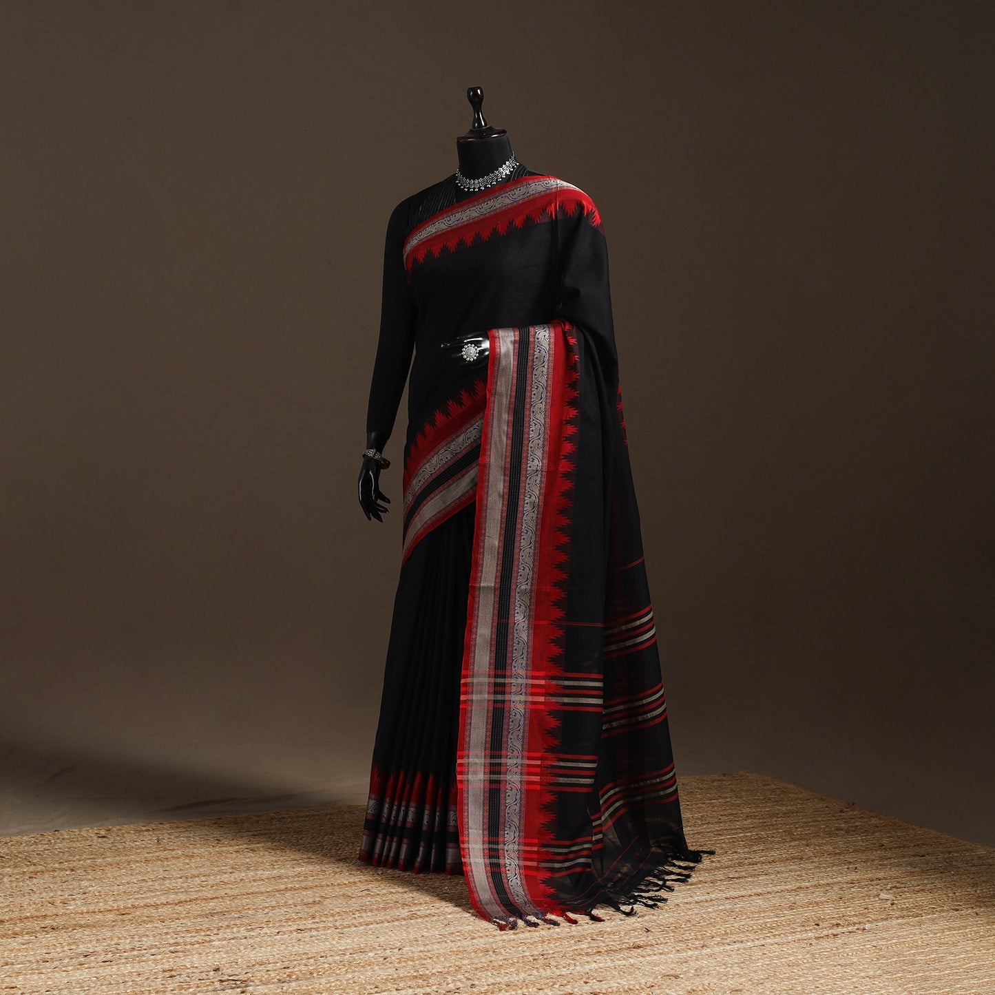 Dharwad cotton saree with border 26 - handcrafted