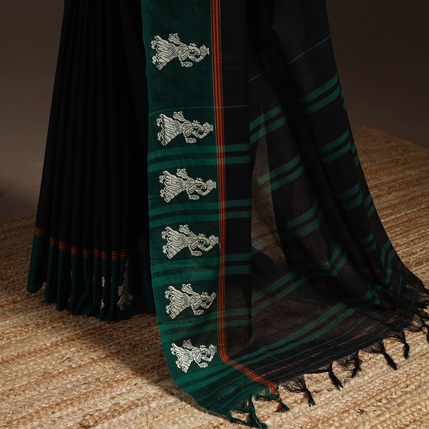 Dharwad cotton saree with border 39 - handcrafted