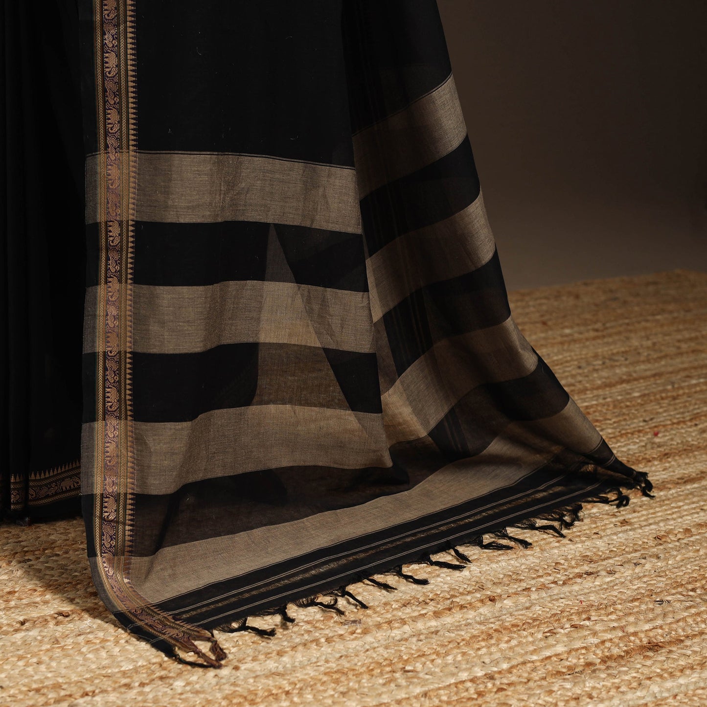 Dharwad cotton saree with border 42 - handcrafted