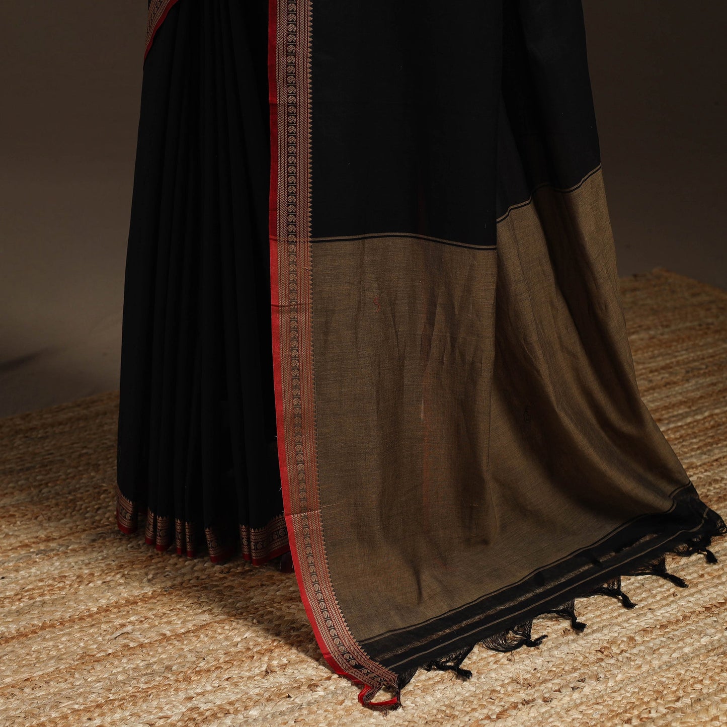 Dharwad cotton saree with border 46 - handcrafted