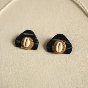 Buy Black Fabart Jute & Shell Work Necklace Set