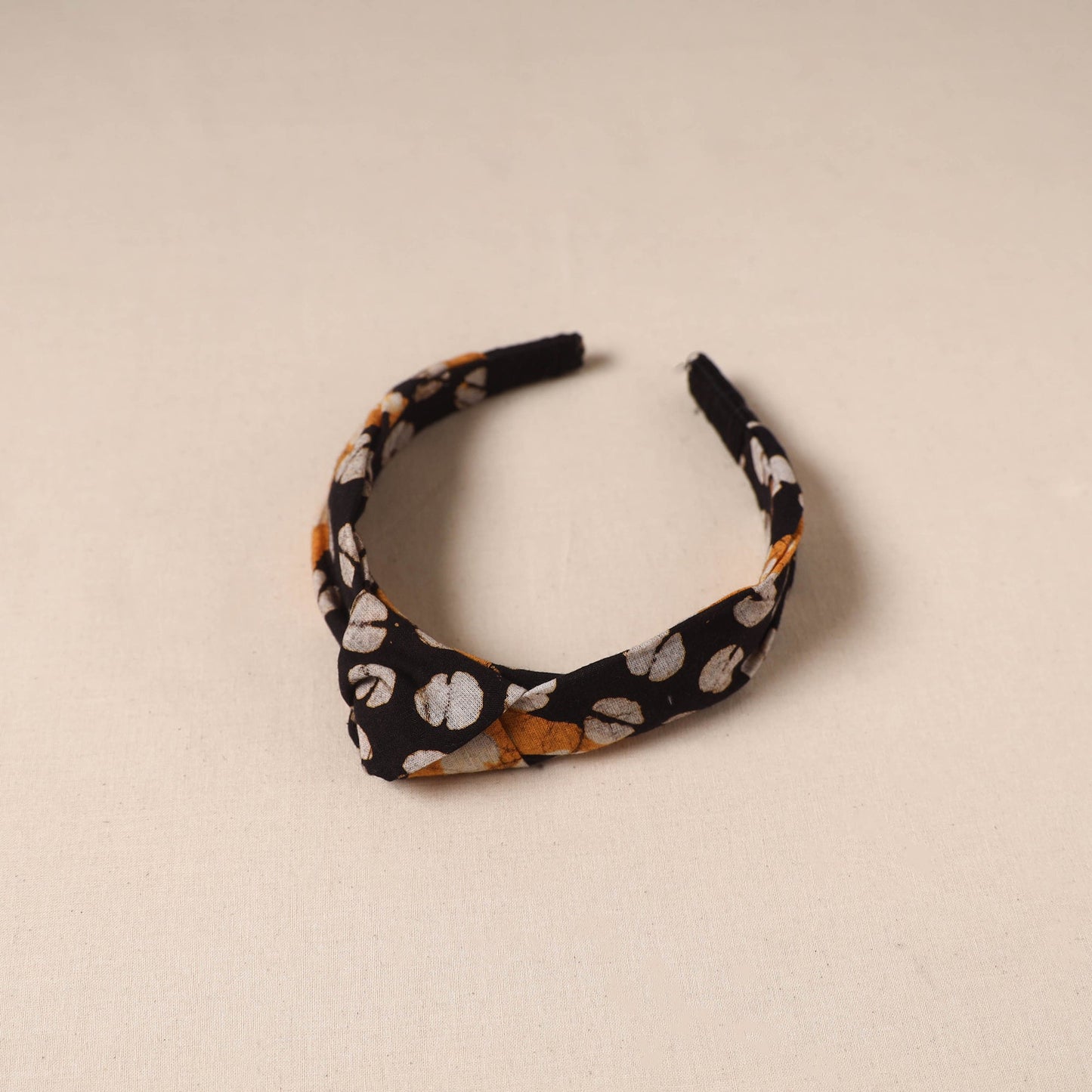 Fabart knotted hair band 02 - handcrafted
