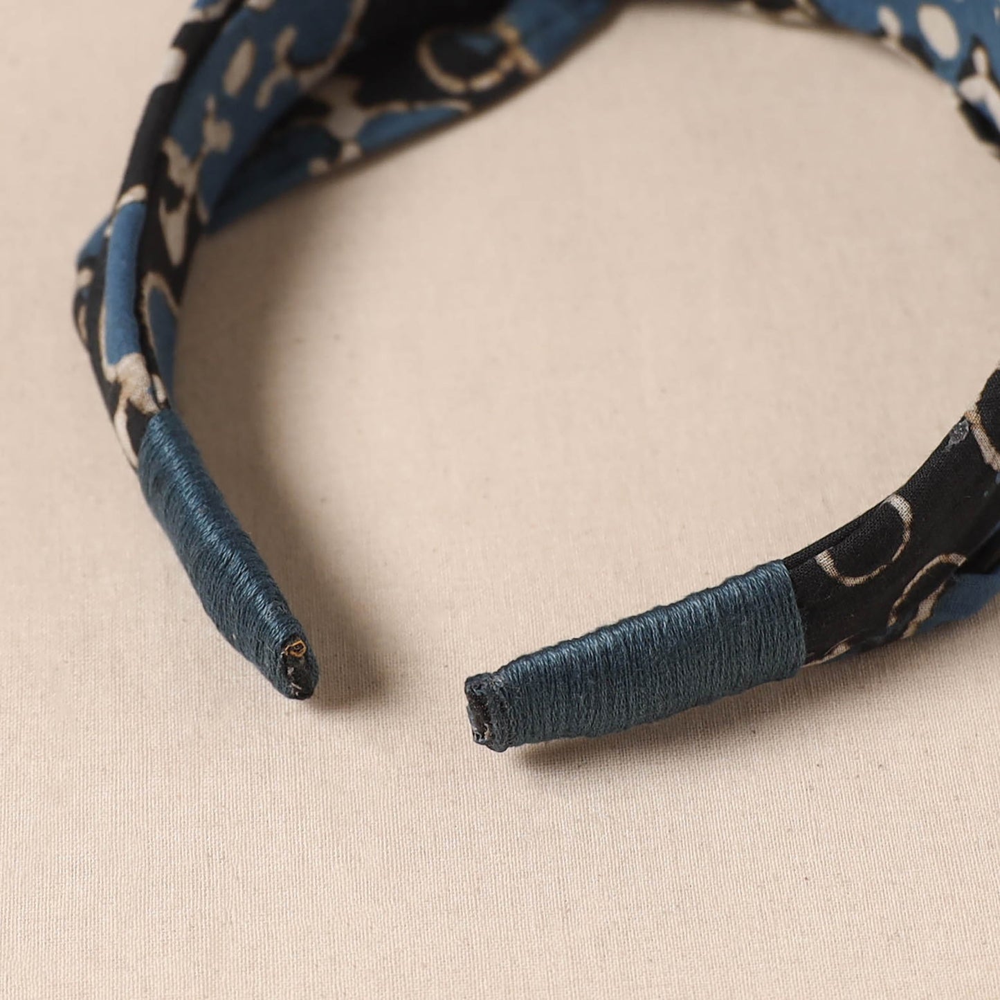 Fabart knotted hair band 16 - handcrafted