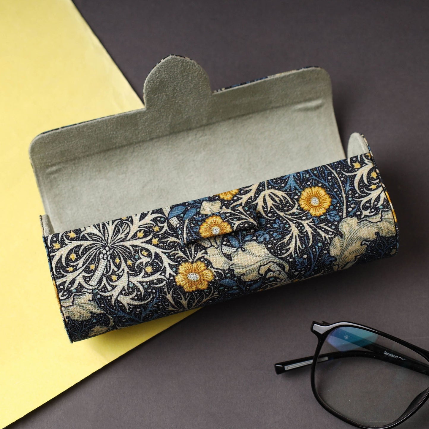 Black Floral Printed Handcrafted Spectacle Case 39