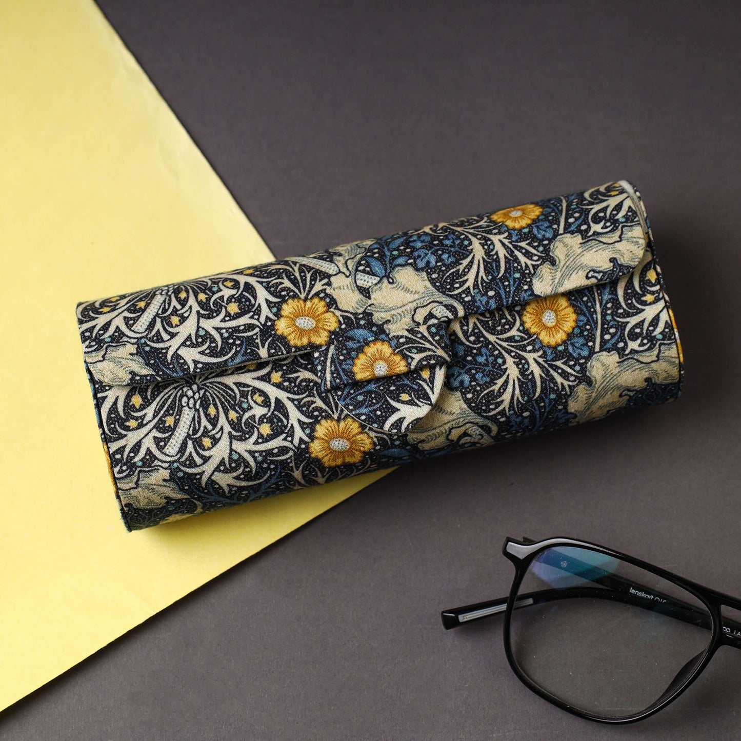 Black Floral Printed Handcrafted Spectacle Case 39