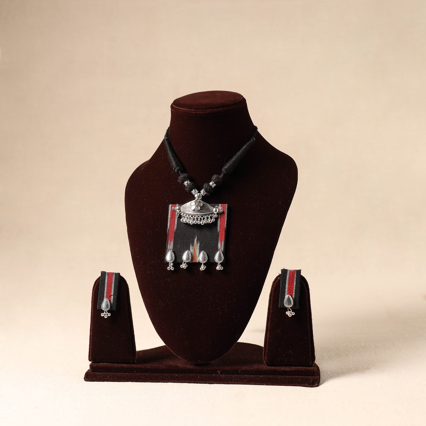 Black - german silver fabart necklace set 24 - handcrafted