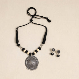 Black - german silver necklace set with beads 47
