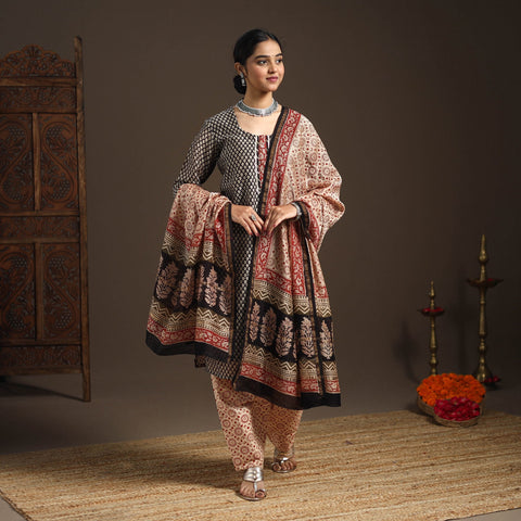 Black - gota work chanderi silk bagru kurta set (set of 3)