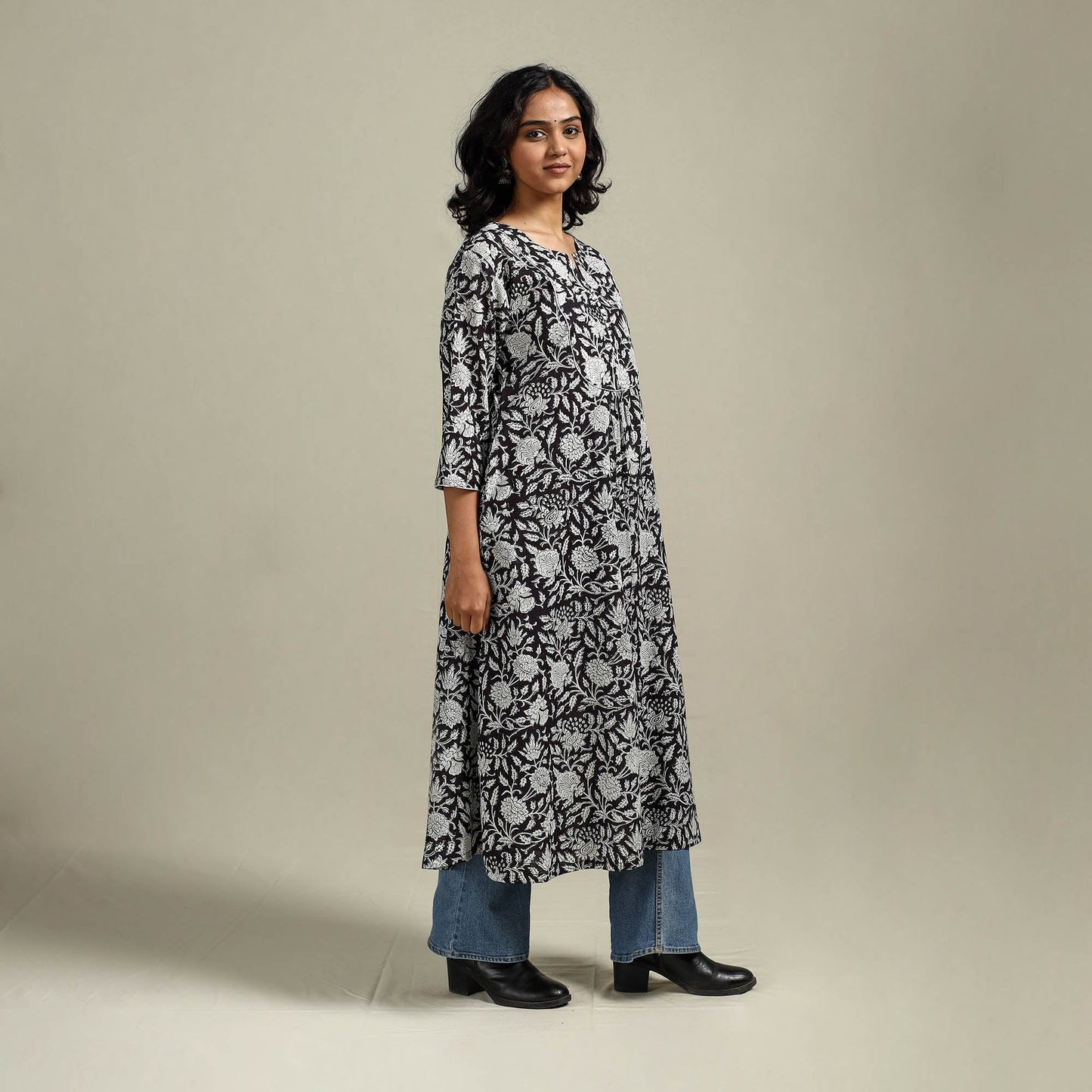 Hand cotton a-line sanganeri kurta for women 02
