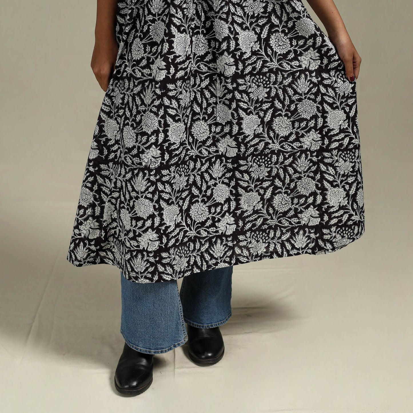 Hand cotton a-line sanganeri kurta for women 02