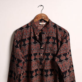 Hand natural dyed cotton short kurta for men 05