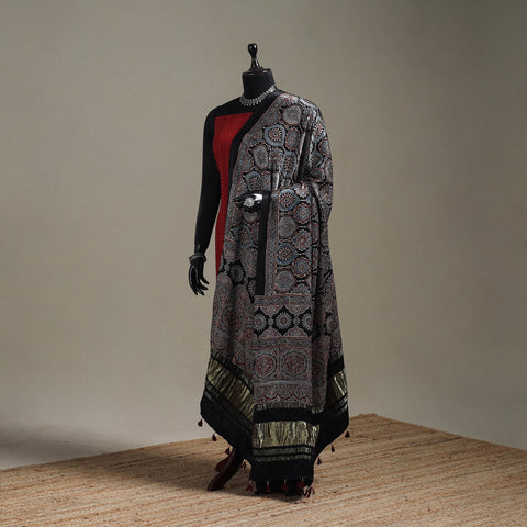 Hand natural dyed modal silk dupatta with lagdi patta 29